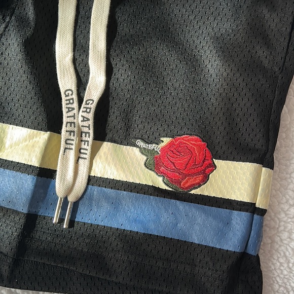 Grateful STR United Shorts - Picture 4 of 6